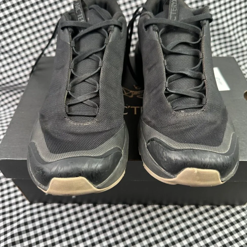 Arc'teryx Aerios Black Women's Hiking Trail Gorpcore Running Sneaker Shoe Sz 9